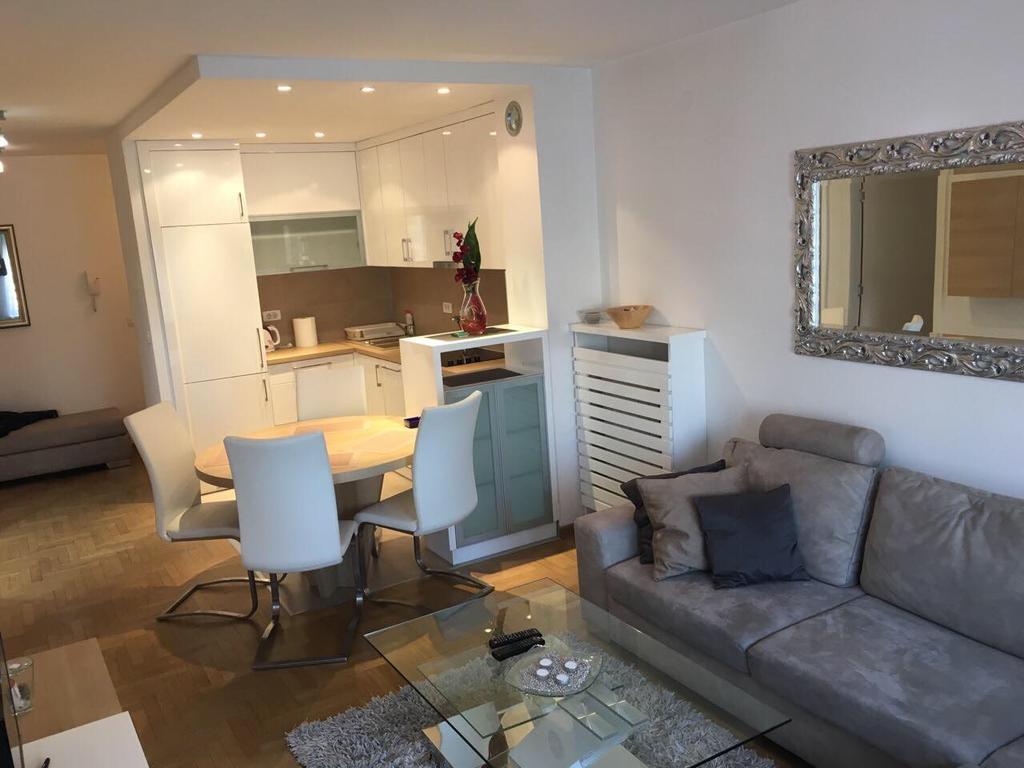 Apartment Gorki Βελιγράδι Εξωτερικό φωτογραφία